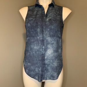 3/$25 - Cloth & Stone blue and white button down